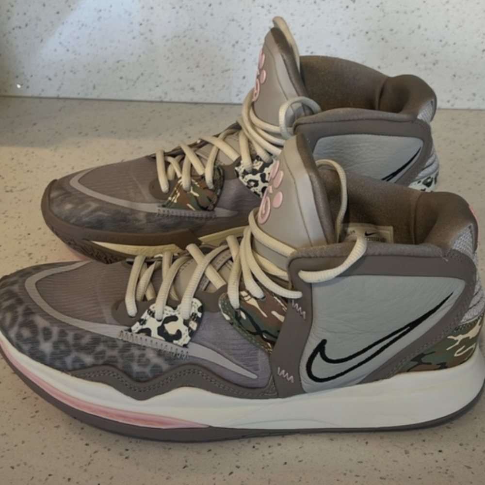 Nike mens Kyrie Infinity Basketball Size 11 Camo pink green leopard. Sneaker